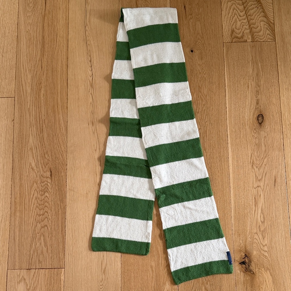 American Eagle Outfitters Green and White Knit Scarf